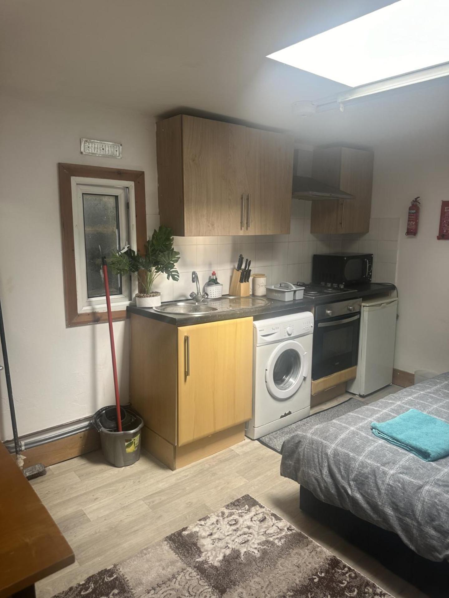 Leyton Orient Stduio Flat * London